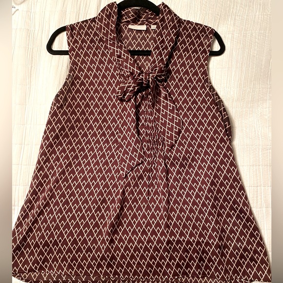 NY&Co Geometric Sheer Top - Picture 1 of 2